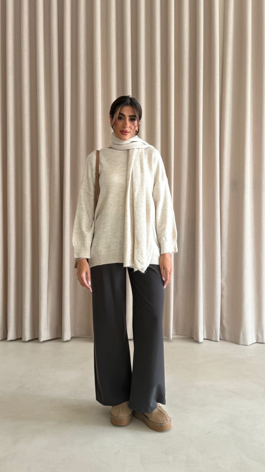 SCARF SWEATER E-25-811 - HANGER