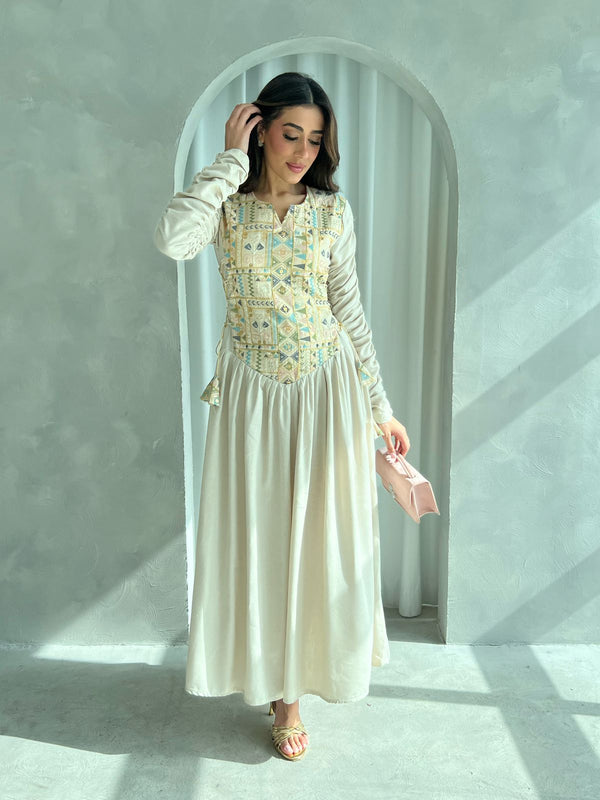 Kuwaiti dress F 4173