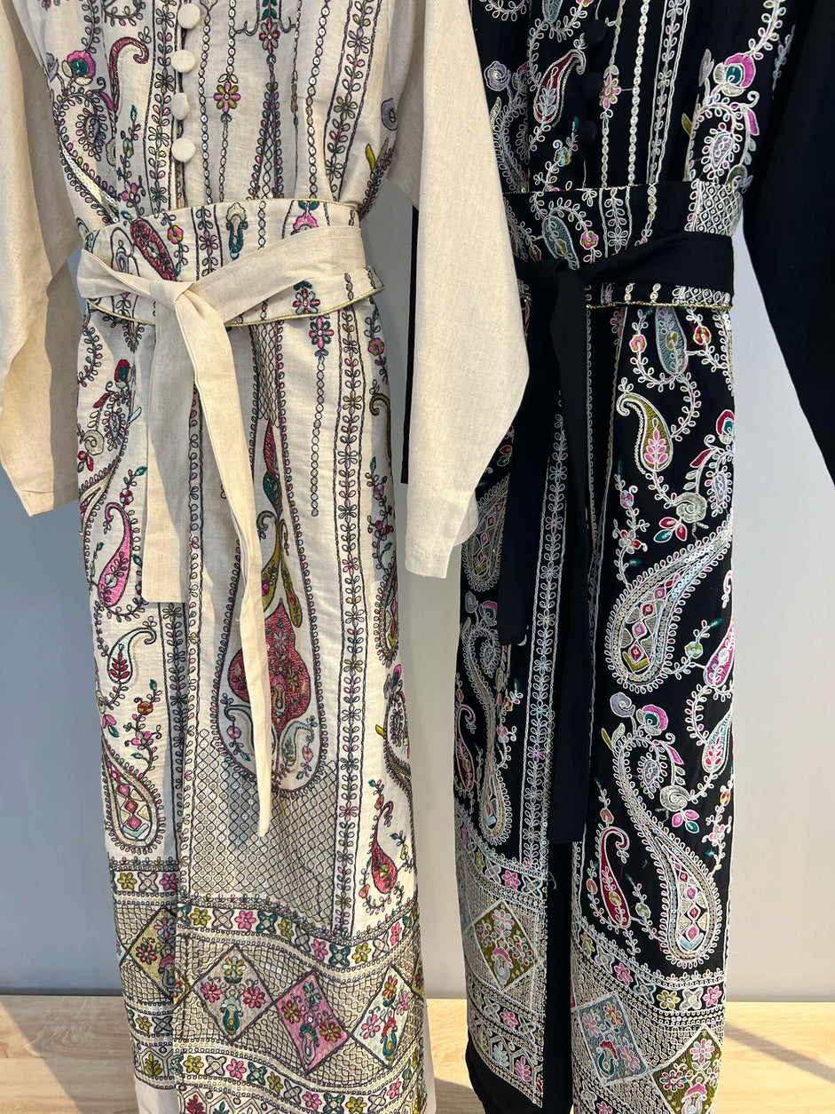 Kuwaiti belted dress F 4170 - HANGER