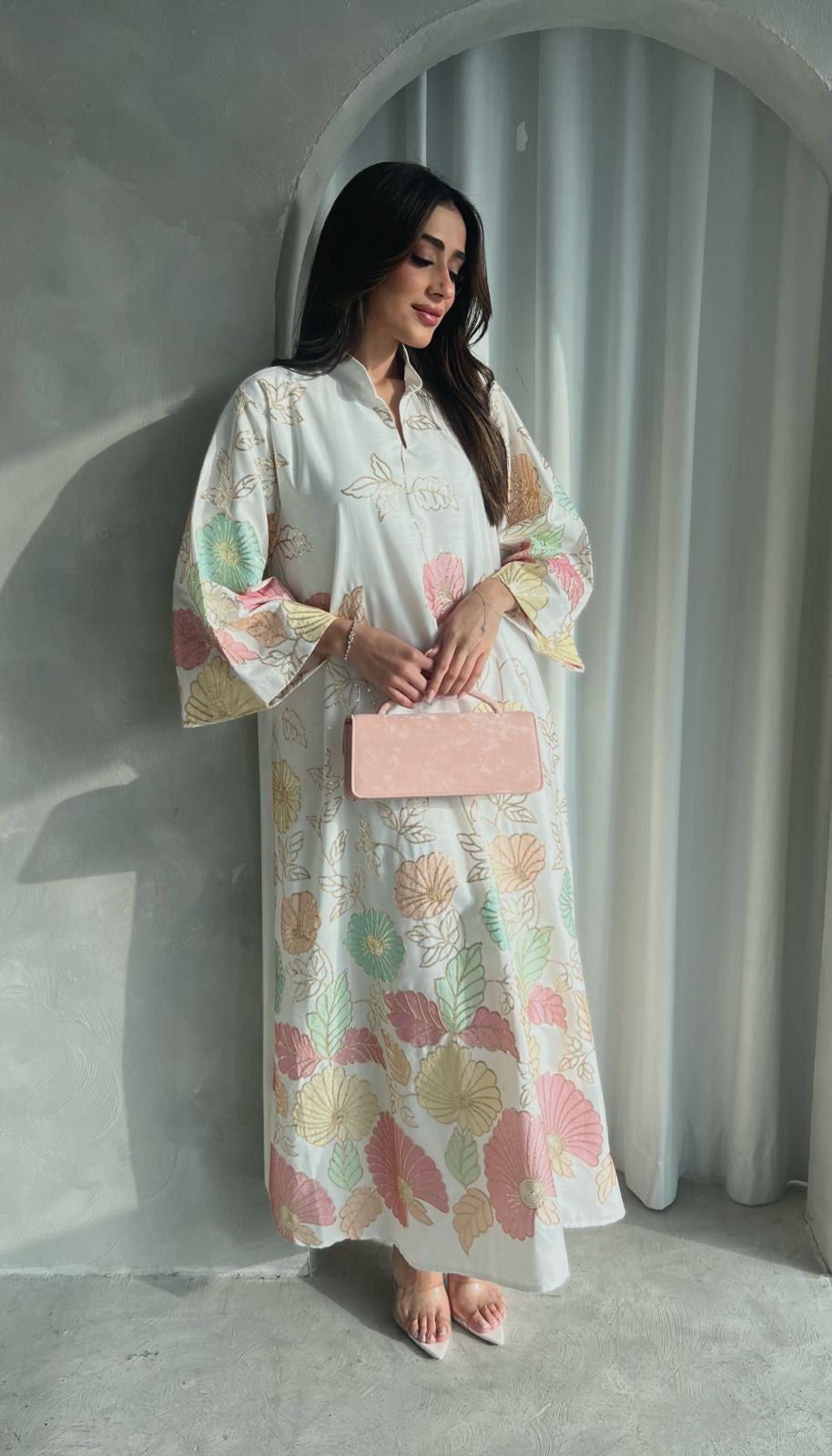 Kuwaiti dress F 2518