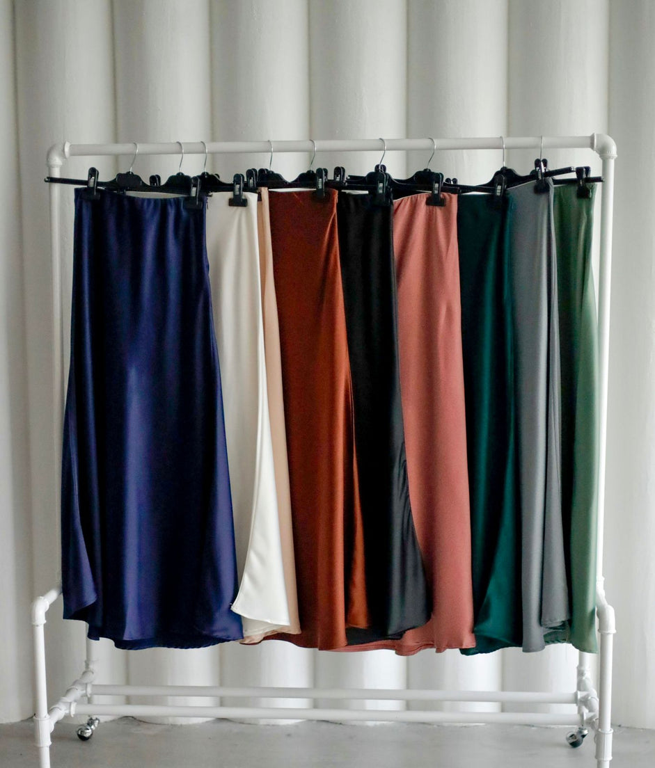 Satin skirt MST 3716 - HANGER