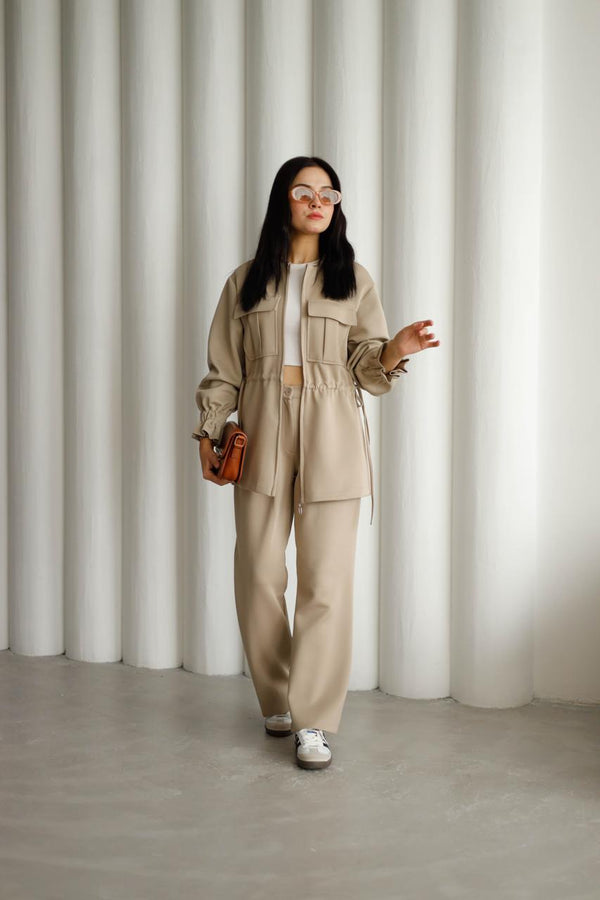2 pocket set LN  2899