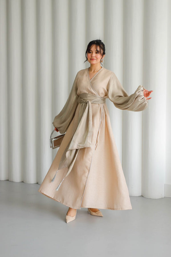 Kuwaiti dress F 879