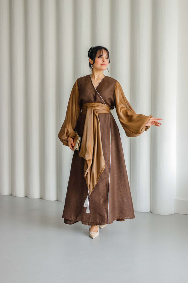 Kuwaiti dress F 879