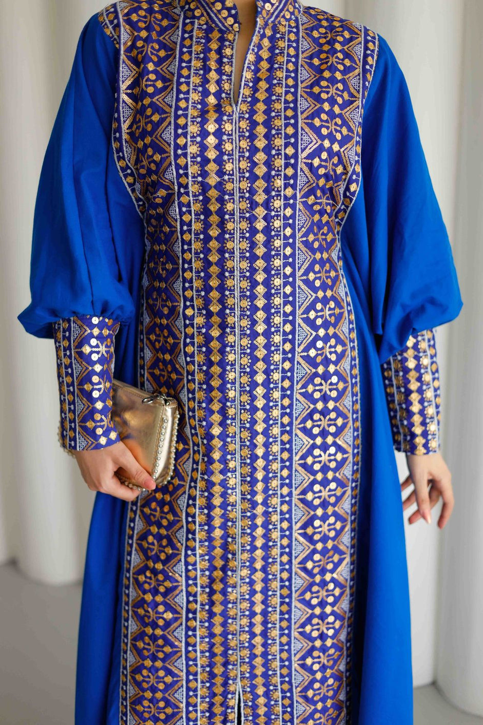 Kuwaiti V-neck D1045
