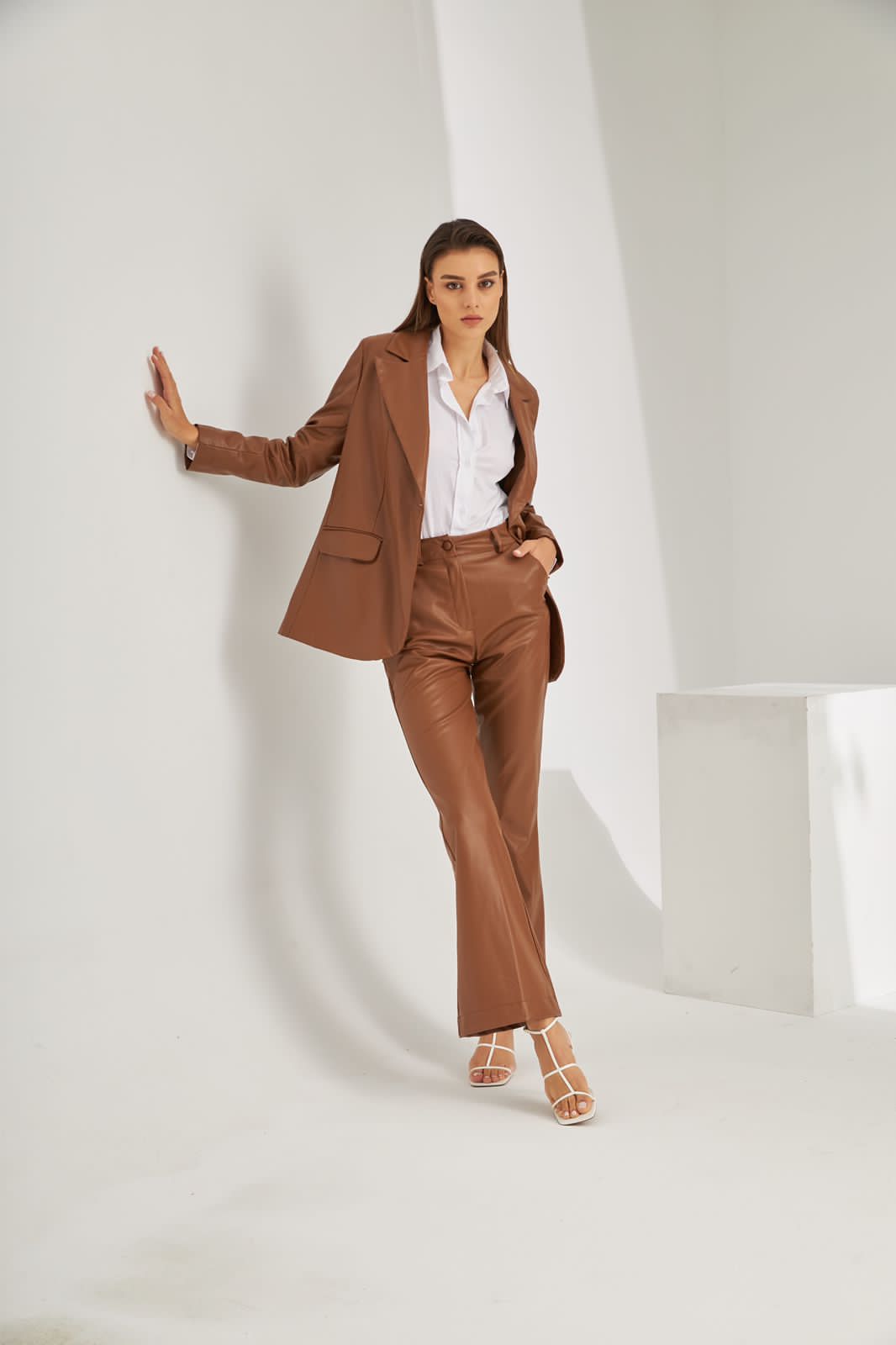 LEATHER SET 8268 - HANGER